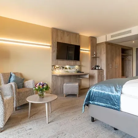 Hotel Ambassador & 4*