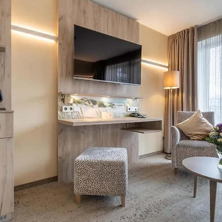 Hotel Ambassador & 4*