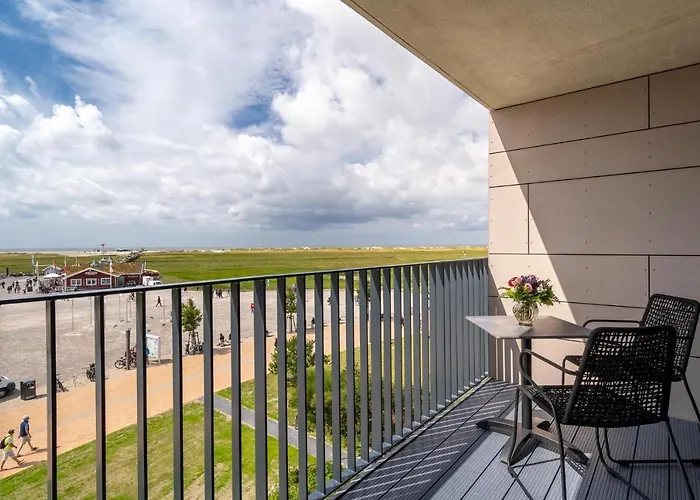 Ambassador & 4* Böhl