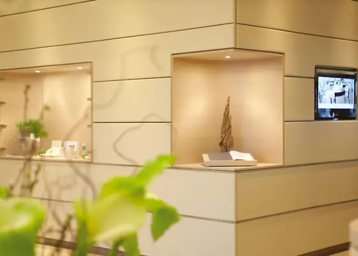 Ambassador & 4* Böhl